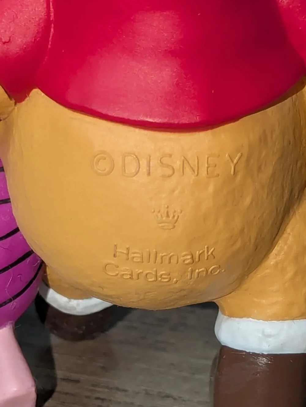 Hallmark 1996 Disney Winnie the Pooh and piglet ornament Xmas decor